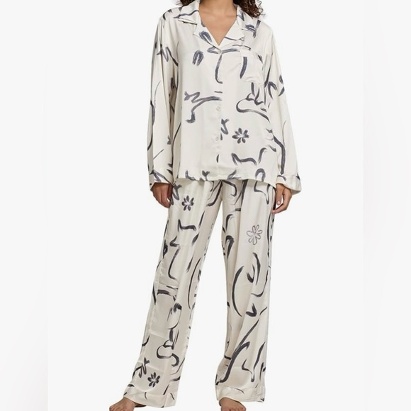 Pajama Set - Picture 2 of 5